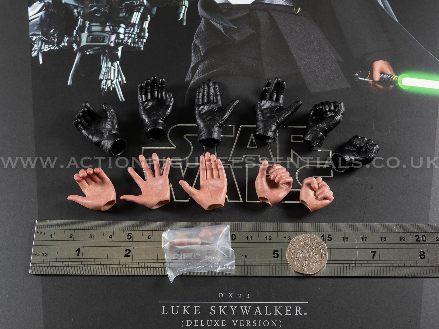 Hot Toys Star Wars Luke Skywalker Jedi Gloved Hands Pegs 1/6 DX23 The Mandalorian