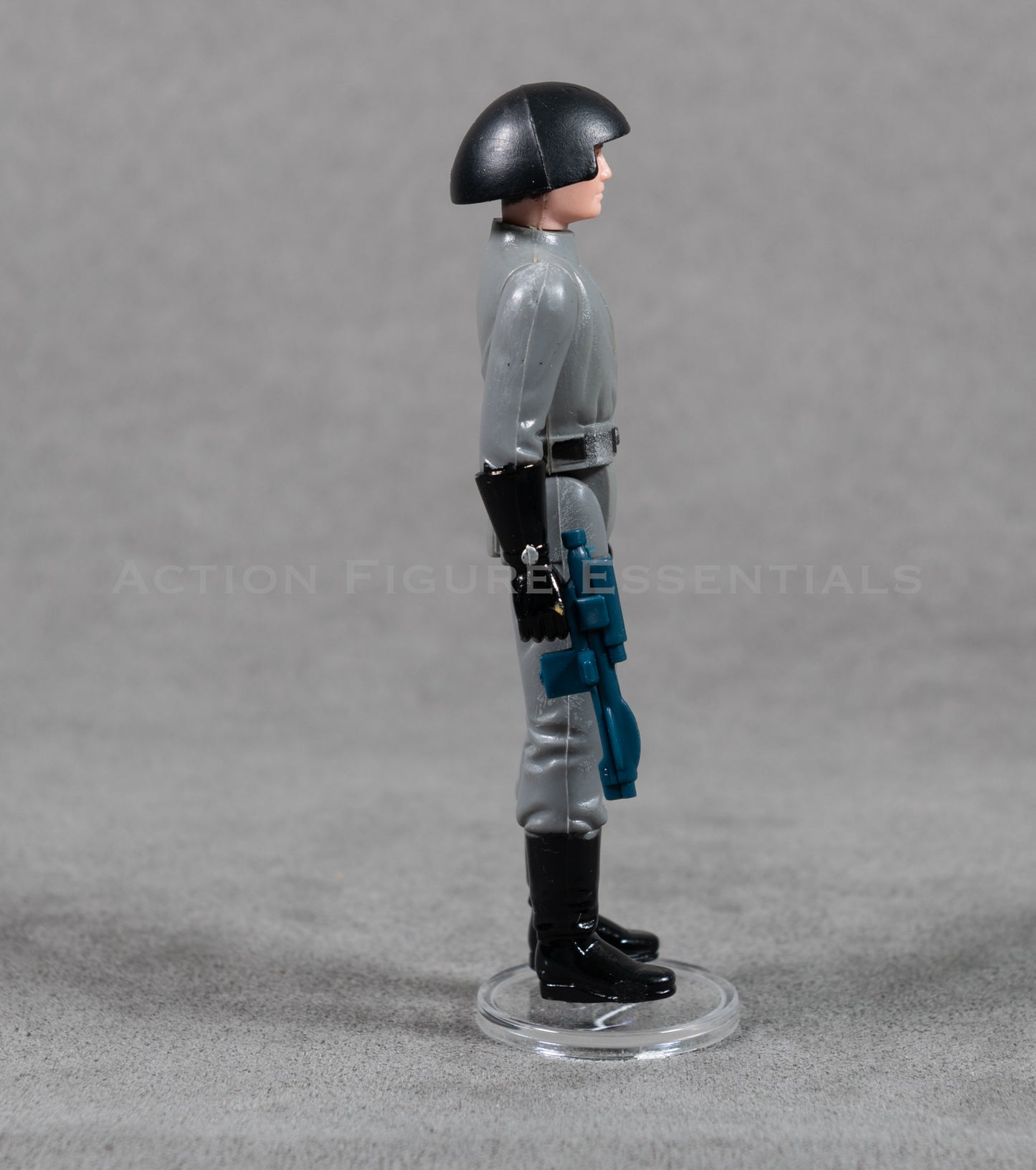 Vintage Star Wars - Death Star Commander - Complete Figure Original Chewbacca complete with original accessories Figure is in good - very good condition for age Stamp Details: Hong Kong 1977 Photos are of the actual item. 