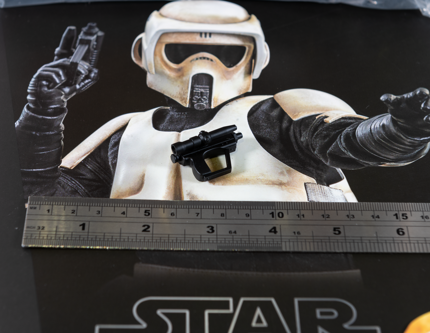 Hot Toys Star Wars Mandalorian Biker Scout Trooper Small Blaster loose 1/6th scale