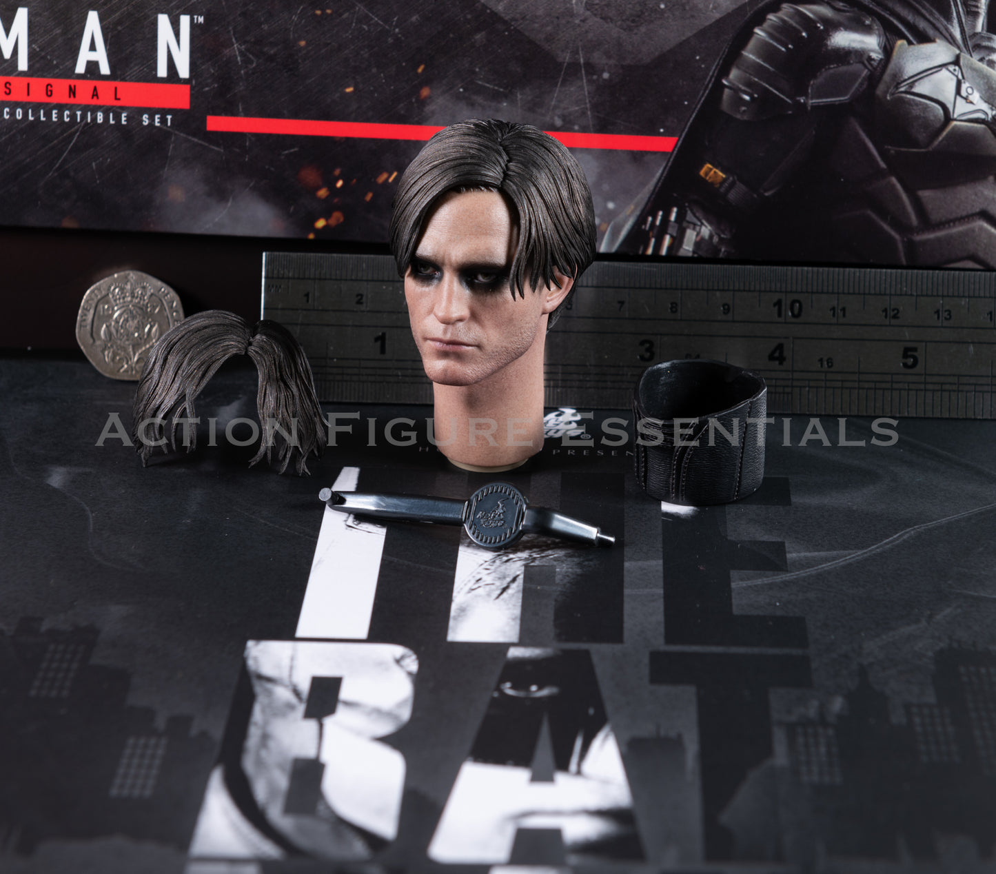 Hot Toys The Batman Head Sculpt Hair & Neck Collar 1/6 Exclusive MMS641 Parts