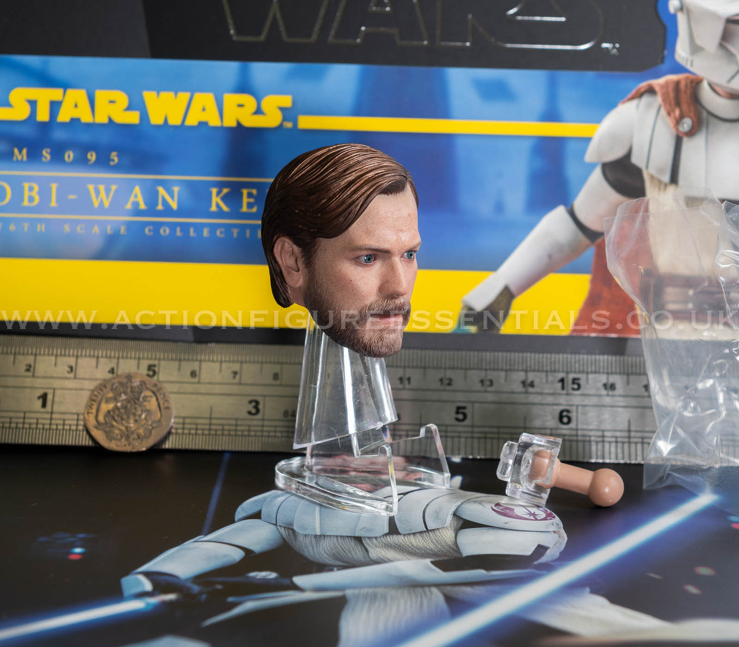 Star Wars Hot Toys Obi Wan Kenobi Head Sculpt Clone Wars TMS095 1/6 Part Clone Trooper
