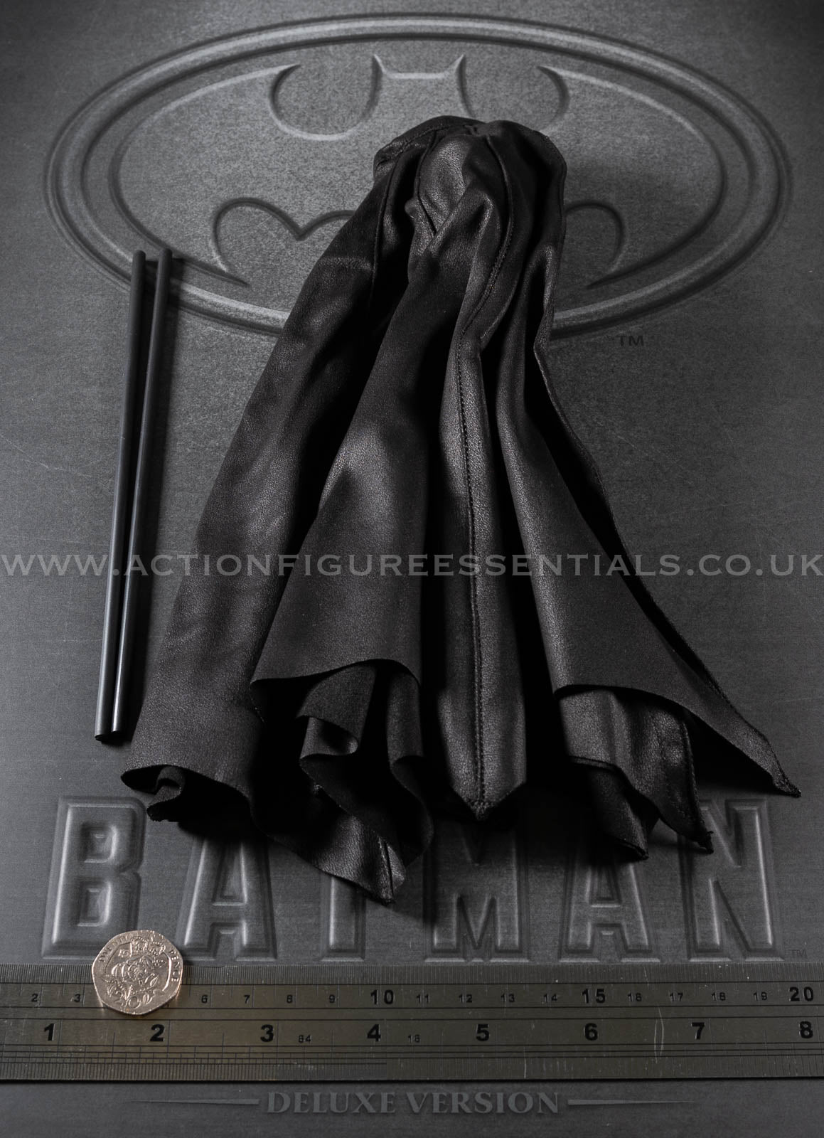 1989 Batman Hot Toys Cape & Batcape Poles MMS693 1/6 Scale Parts