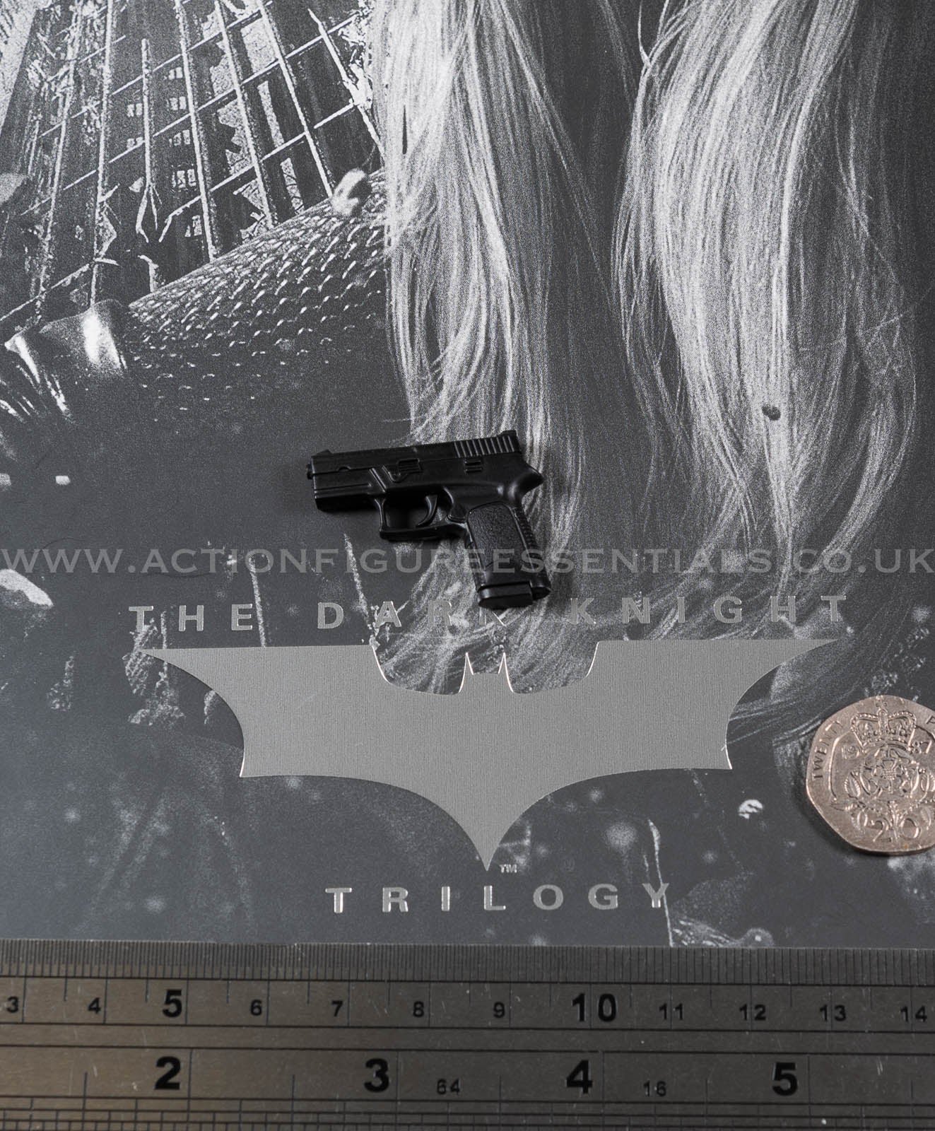 Hot Toys Catwoman Hand Gun Pistol & Mag - Batman 1/6 Scale Parts MMS627