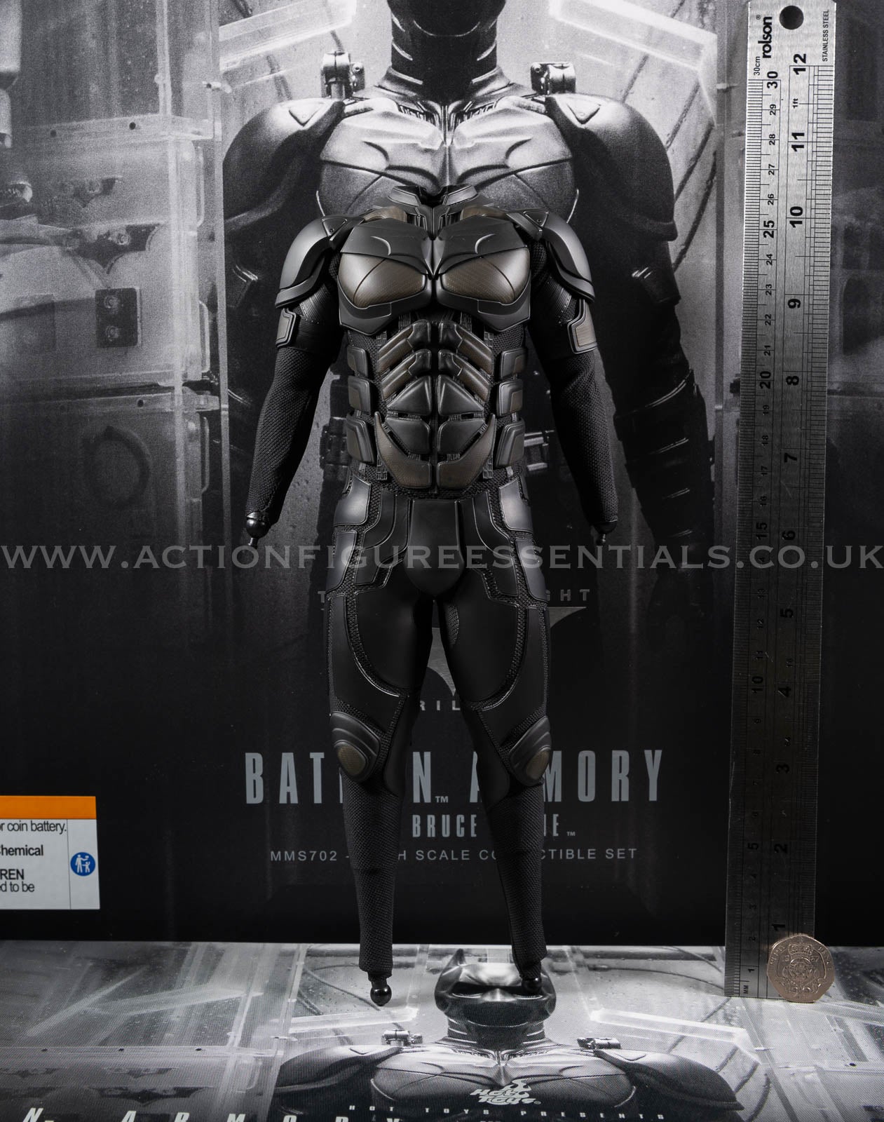 Hot Toys Batman Suit and Body - Armory MMS702 1/6 Scale Parts DC Comics