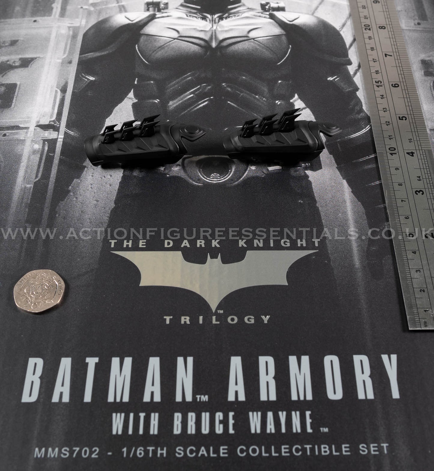 Hot Toys Batman Gauntlets (New Version) - Armory MMS702 1/6 Scale Parts DC Comics