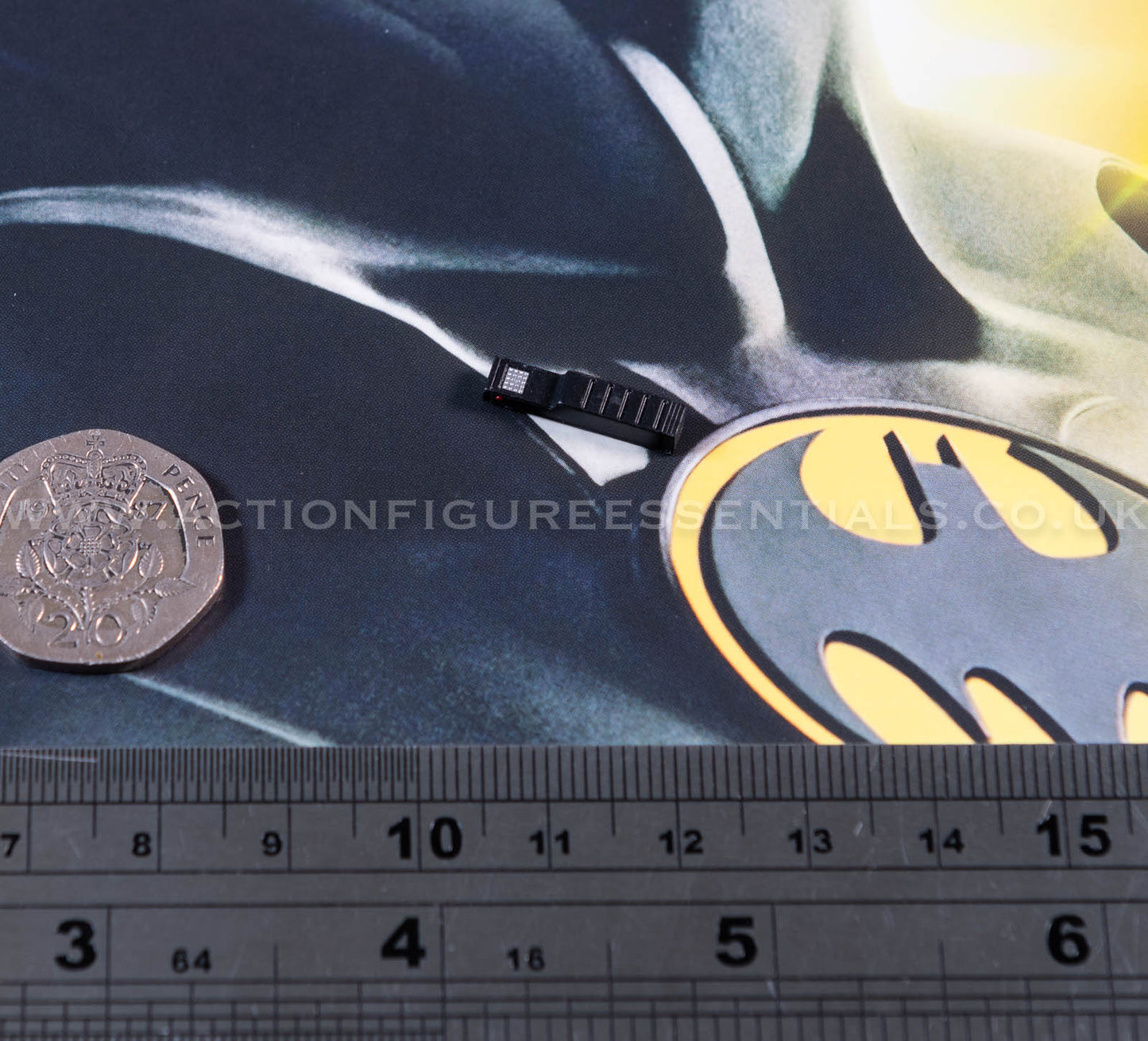 Hot Toys - Batman - Batmobile Remote Control - Michael Keaton - Modern Suit - MMS712 - 1:6 Loose Parts