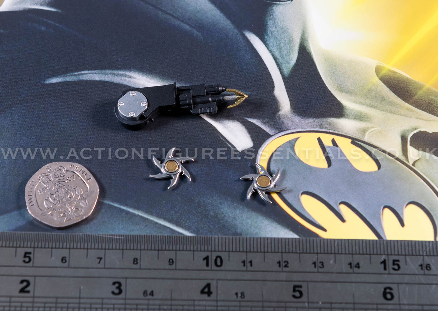 Hot Toys - Batman - Grapnel Gun & Shuriken Set - Michael Keaton - Modern Suit - MMS712 - 1:6 Loose Parts