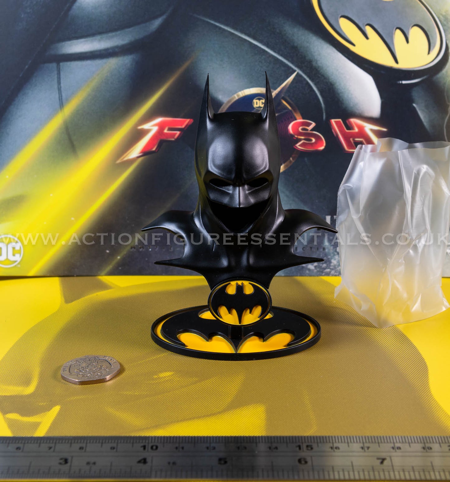 Hot Toys - Batman - Cowl With Display Stand - Michael Keaton - Modern Suit - MMS712 - 1:6 Loose Parts