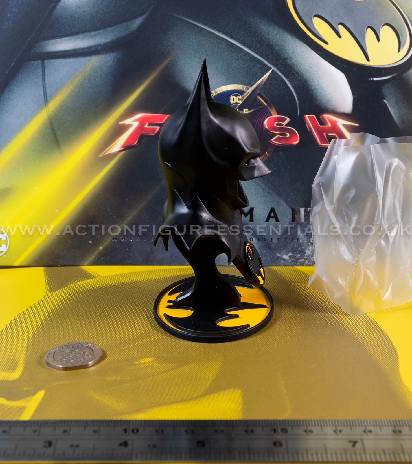 Hot Toys - Batman - Cowl With Display Stand - Michael Keaton - Modern Suit - MMS712 - 1:6 Loose Parts