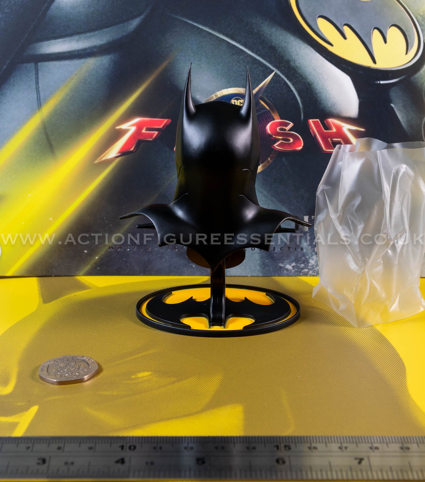 Hot Toys - Batman - Cowl With Display Stand - Michael Keaton - Modern Suit - MMS712 - 1:6 Loose Parts