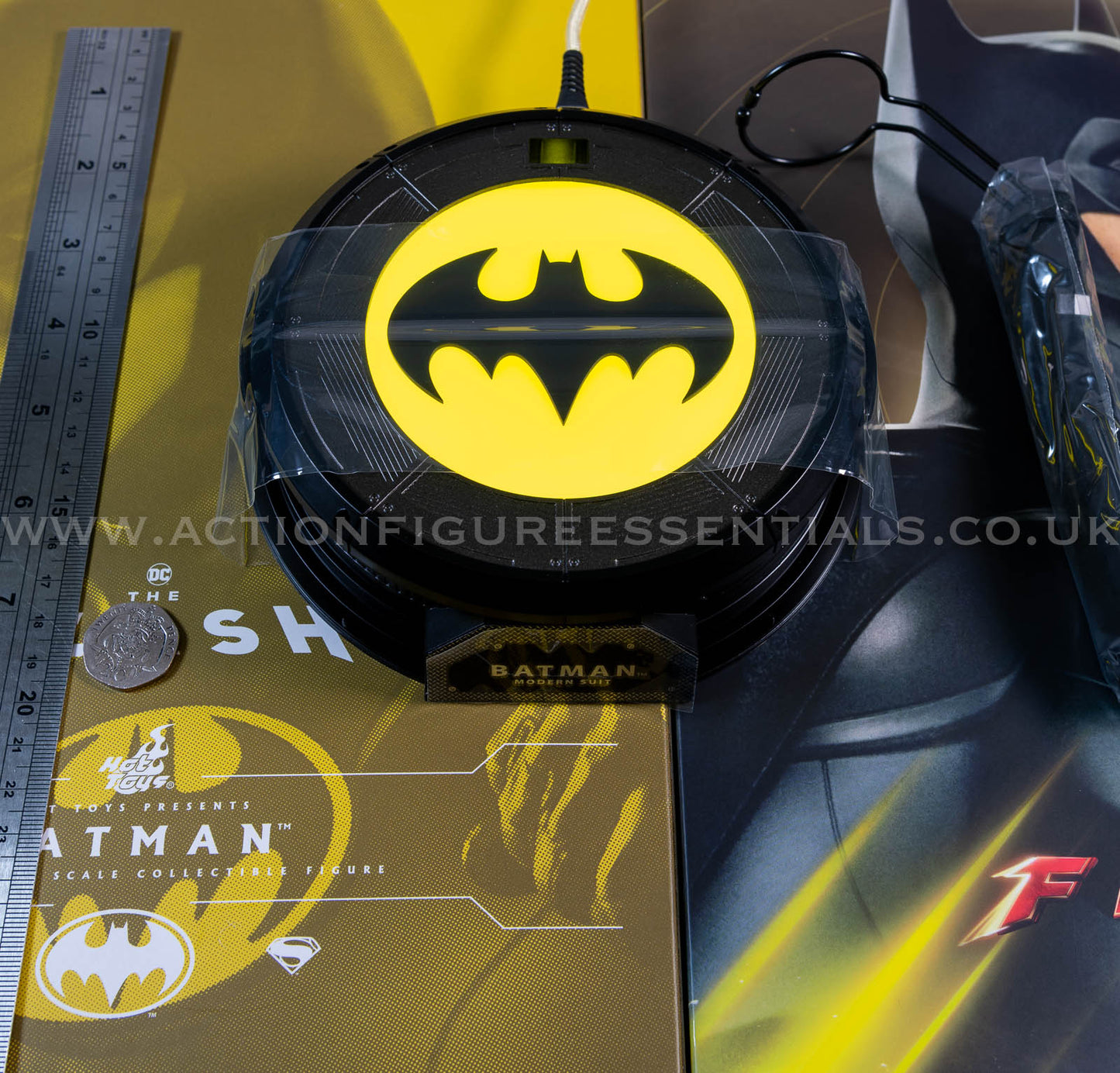 Hot Toys - Batman - USBC LED Display Stand Base - Michael Keaton - Modern Suit - MMS712 - 1:6 Loose Parts