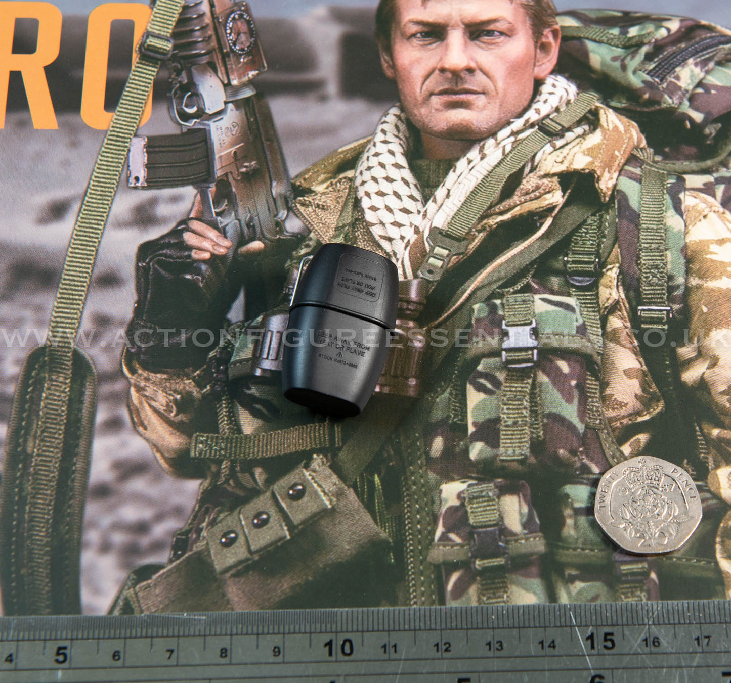Bravo Two Zero SAS - Compass MS2000 Strobe Canteen Bottle Set - 1/6 - Sean Bean British Army Special Air Service Gulf War 1991 - DAMTOYS - DAM 78098 - Loose Parts