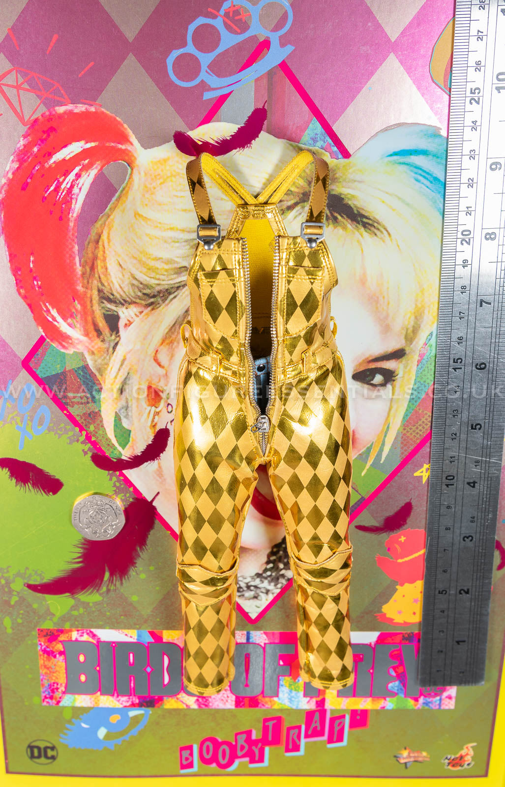 Hot Toys - Harley Quinn - Gold Overalls Dungarees - MMS565 Birds of Prey - DC Comics - 1:6 Loose Parts