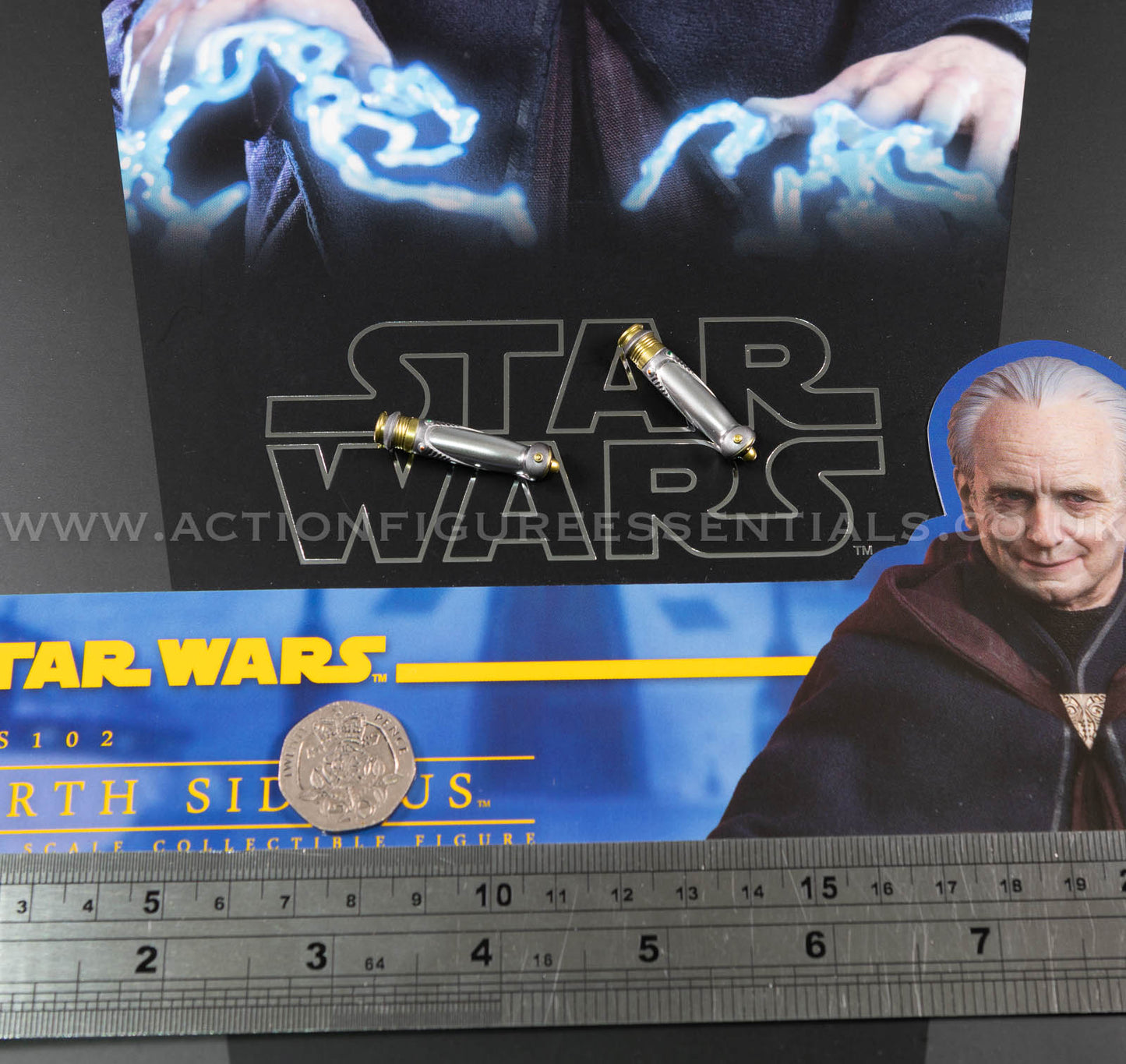 Hot Toys Lightsaber Hilts Emperor Palpatine - Star Wars - Darth Sidious TMS102 - 1:6 Loose Parts