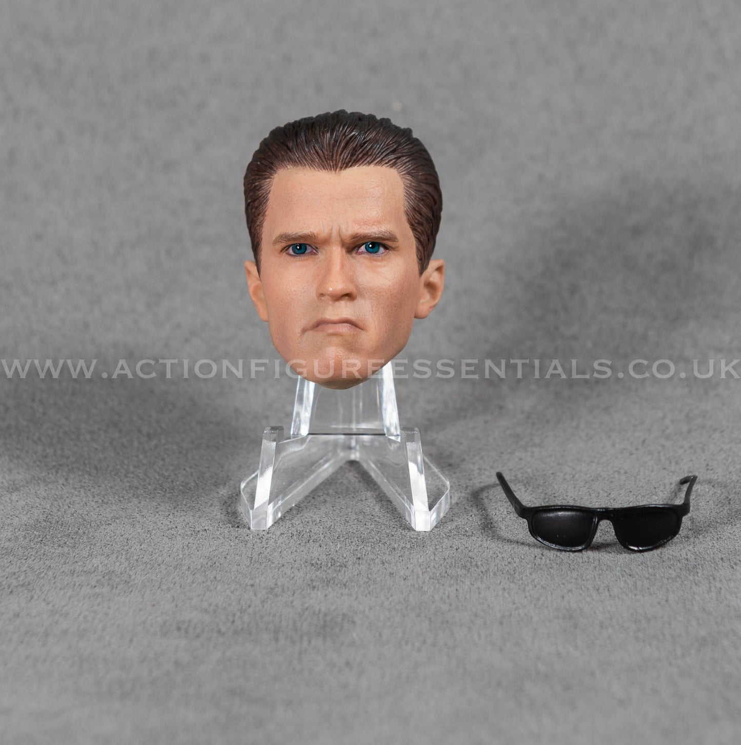 1/6 Scale Terminator 2 Arnold Schwarzenegger Head Sculpt with Sunglasses