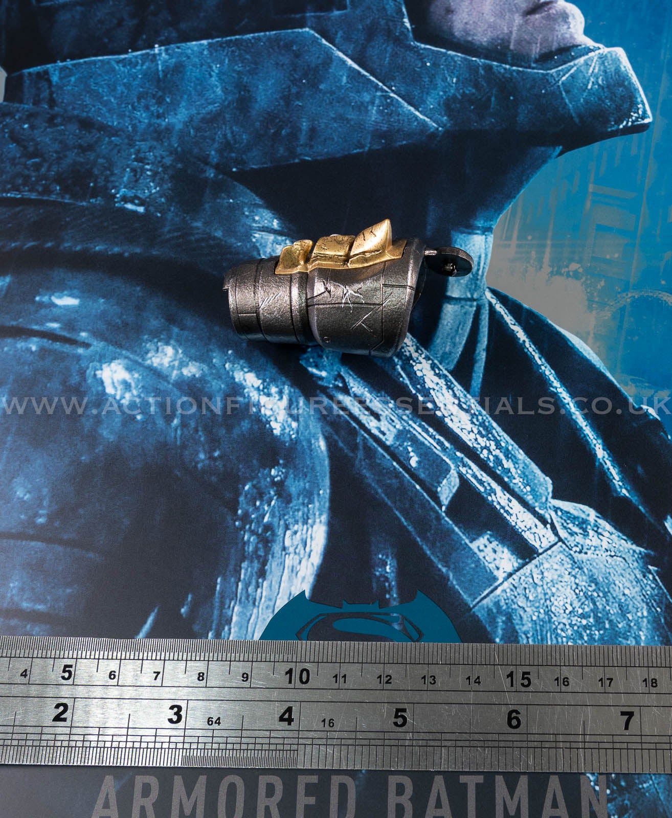 Hot Toys Armored Batman 2.0 Battle Damaged Left Forearm Armor Diecast MMS743 Deluxe 1/6 Scale Part