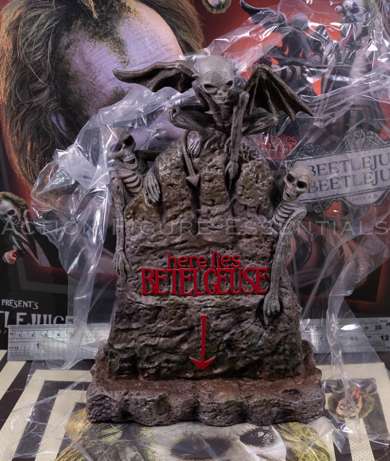 Hot Toys Beetlejuice MMS767 Tombstone Diorama Display Base Grave Accessory