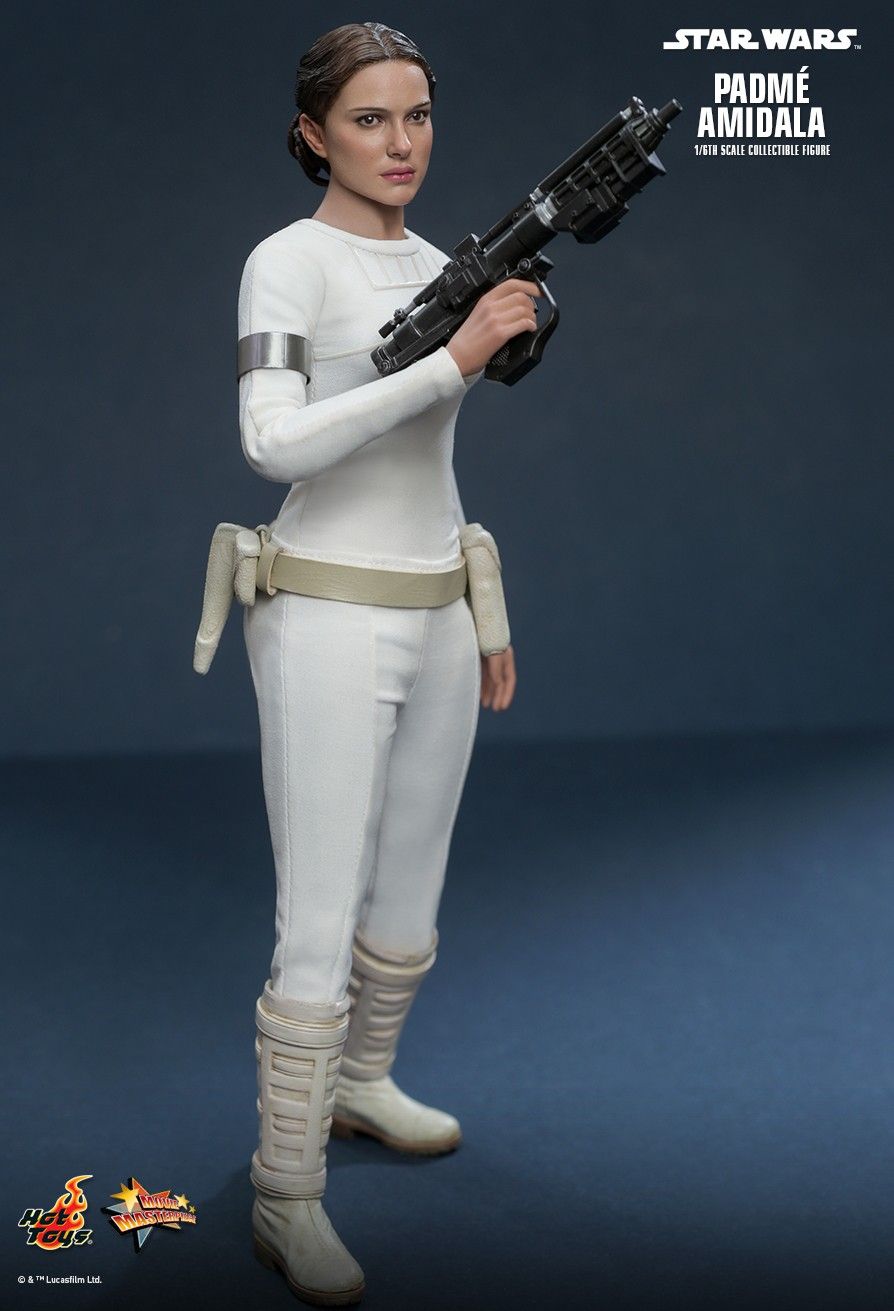 Hot Toys 1:6 - Padmé Amidala - Attack of The Clones - MMS678 - Star Wa –  Action Figure Essentials