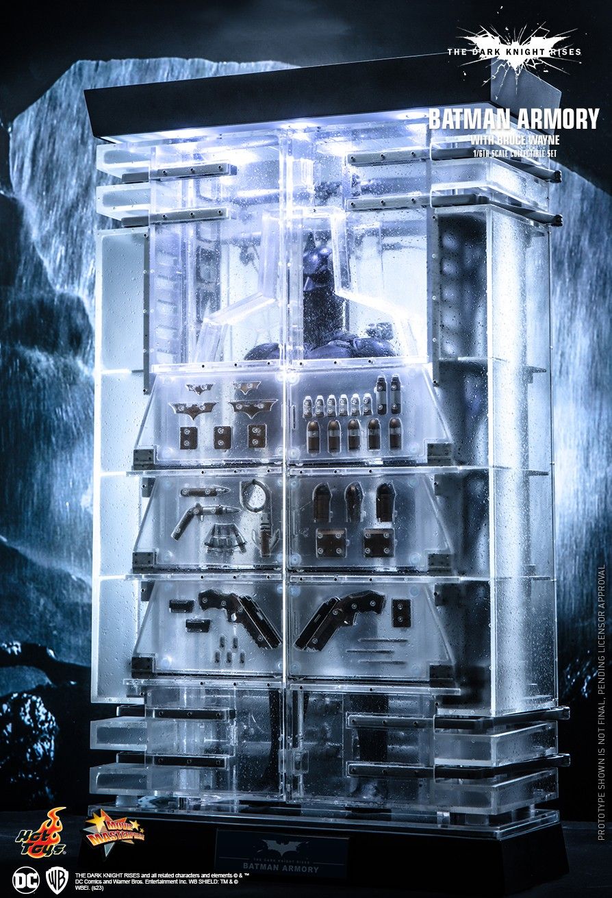 Hot Toys - Batman Armory Set - with Bruce Wayne - DC Comics - MMS702 1:6 Scale