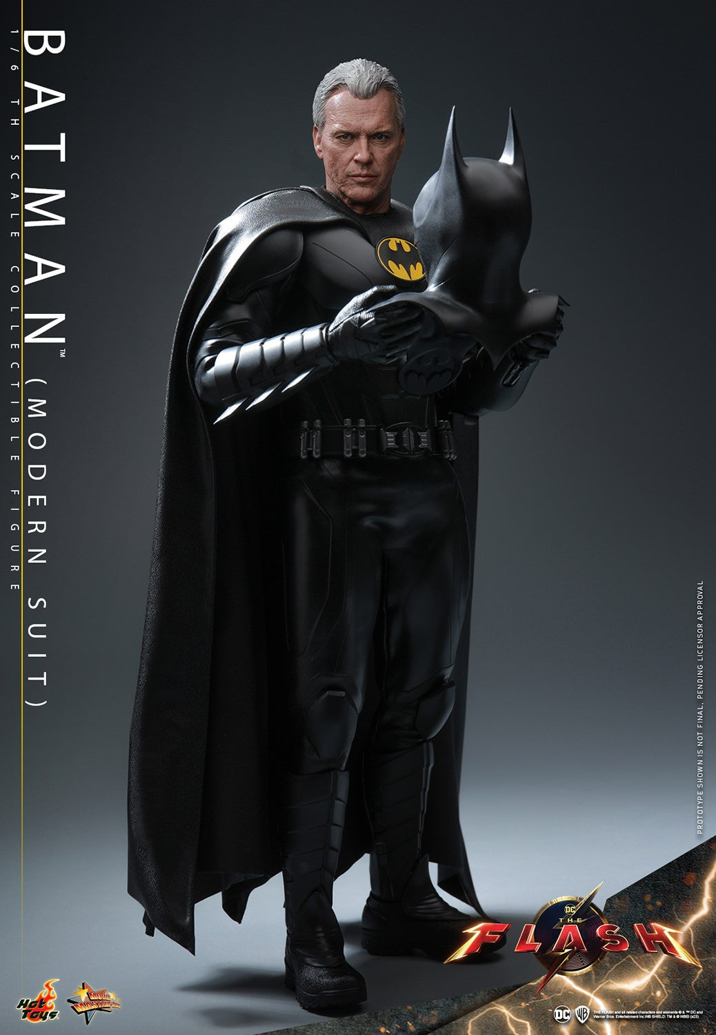 Hot Toys - Batman - Michael Keaton - Modern Suit - MMS712 - 1:6 Scale Action Figure