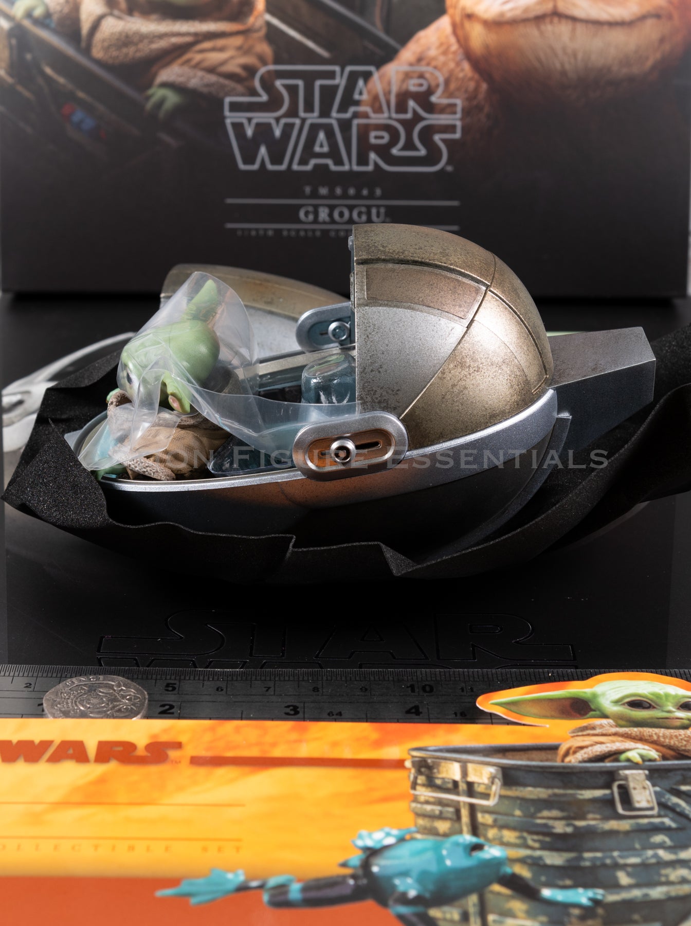 Hot Toys Star Wars Grogu & Hover Pram + Display Stand 1/6 TMS043