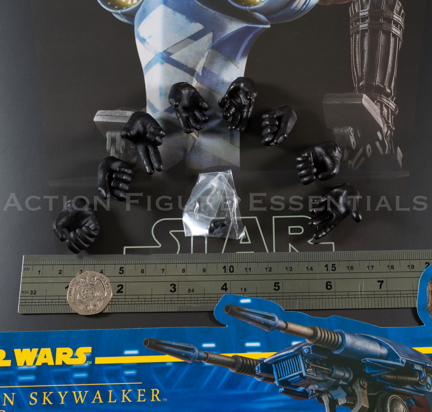 Hot Toys Star Wars Anakin Skywalker Gloved Hands & Wrist Pegs TMS020 1/6 Scale