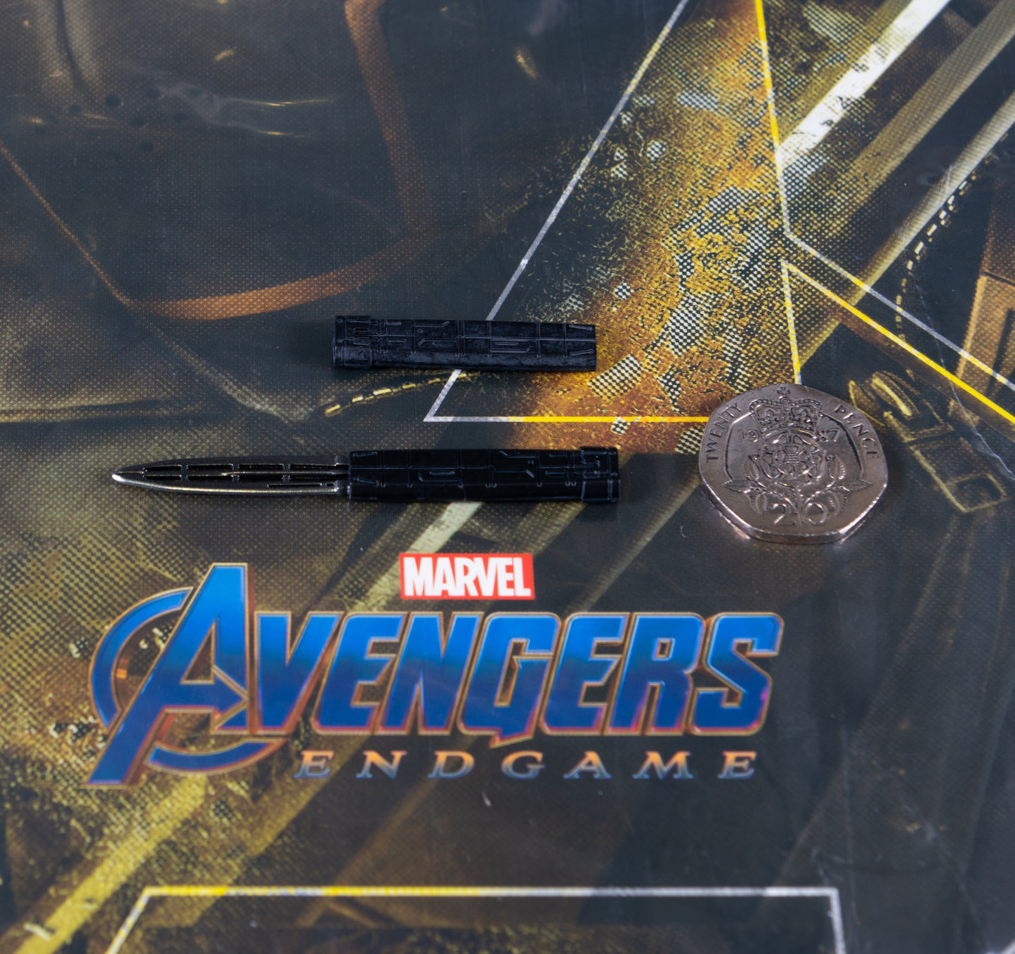 Hot Toys Hawkeye Knife Open & Closed 1/6 Scale Avengers Endgame Marvel MMS531