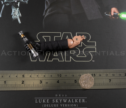 Hot Toys Star Wars Luke Skywalker LED Lightsaber Arm 1/6 DX23 The Mandalorian