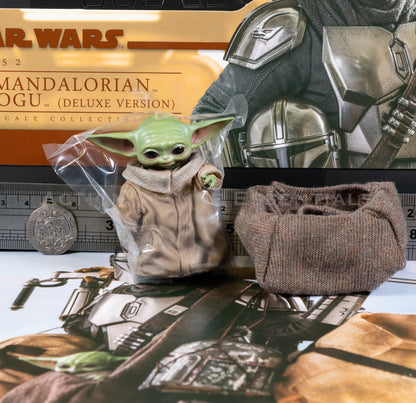 Hot Toys Star Wars Mandalorian Grogu & Satchel Bag TMS052 Deluxe 1/6 Scale