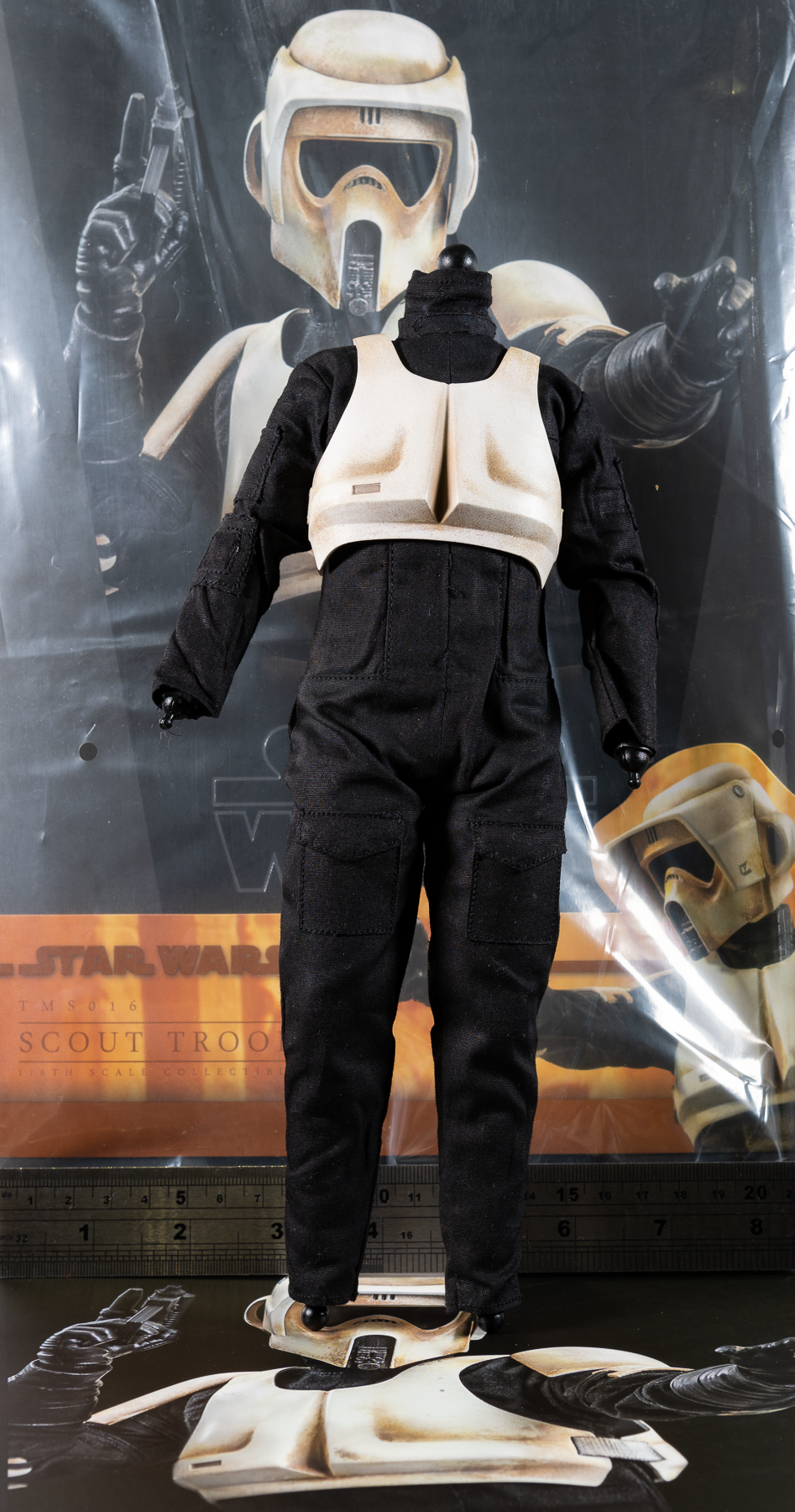 Hot Toys Star Wars Mandalorian Scout Trooper Body Boiler Suit & Chest Armour 1/6 Scale