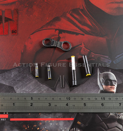 Hot Toys The Batman Utility Belt Tools Handcuffs 1/6 Exclusive MMS641 Parts