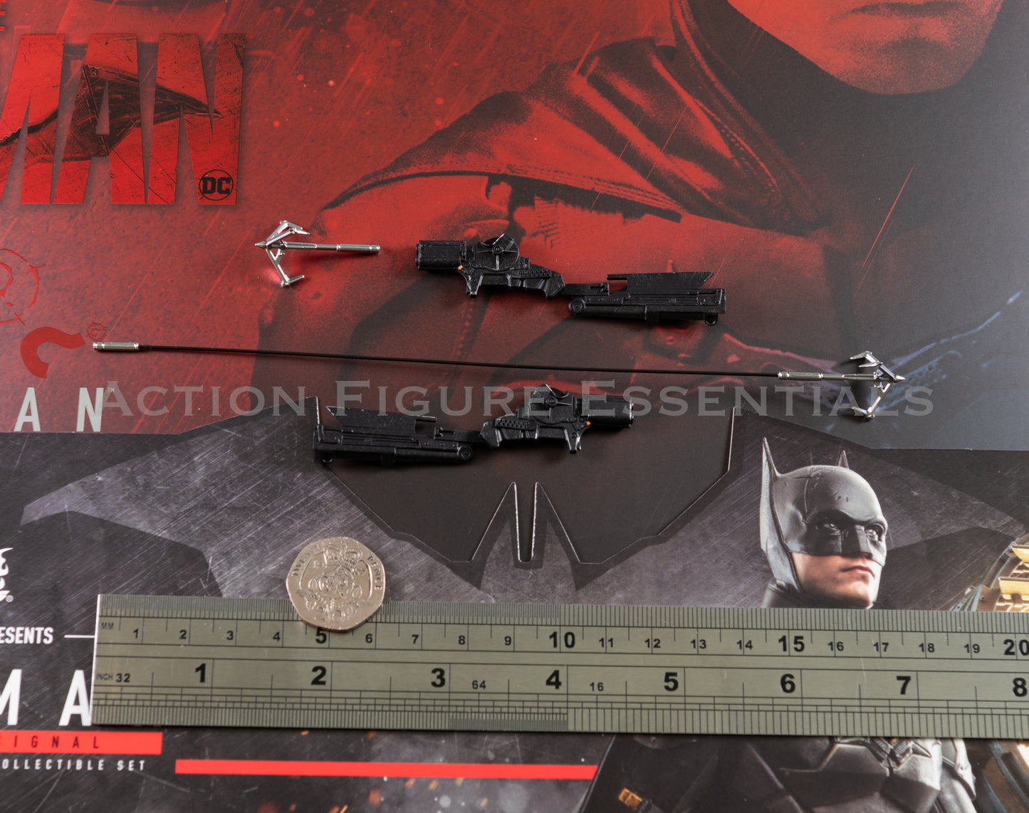 Hot Toys The Batman Gauntlets & Grappling Gun Set 1/6 Exclusive MMS641 Parts