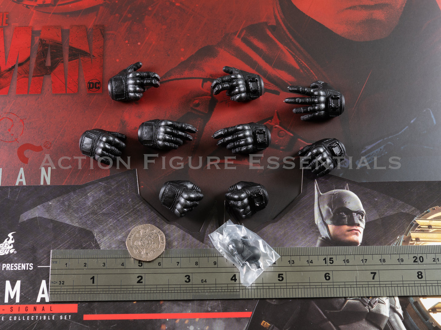 Hot Toys The Batman Gloved Hands Wrist Peg Set 1/6 Exclusive MMS641 Parts