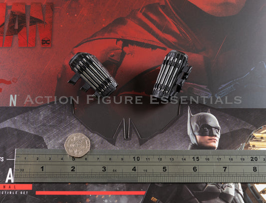 Hot Toys The Batman Gauntlets & Grappling Gun Set 1/6 Exclusive MMS641 Parts