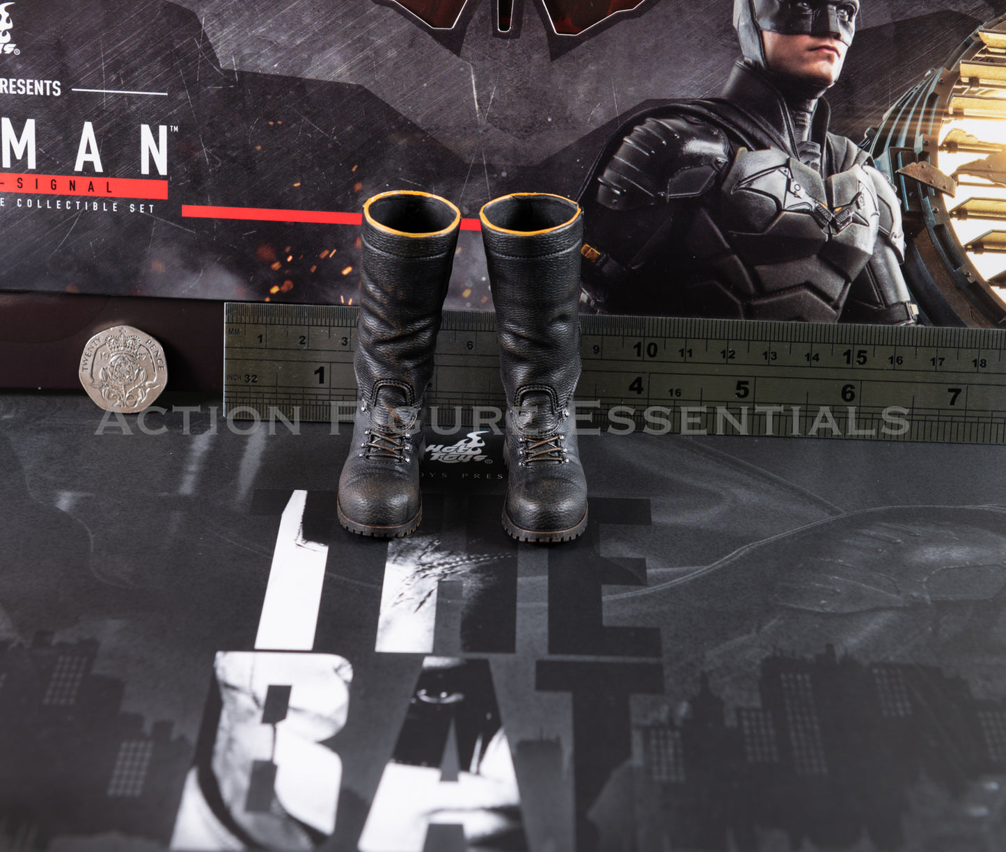 Hot Toys The Batman Boots Biker 1/6 Exclusive MMS641 Parts