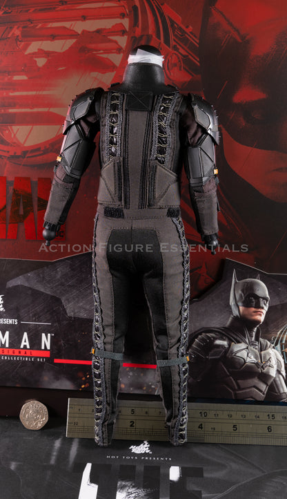 Hot Toys The Batman Body with Armour Suit Neck Set 1/6 Exclusive MMS641 Parts