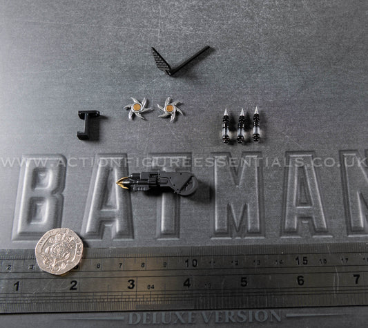 1989 Batman Hot Toys Grapple Gun Shuriken Smoke Bombs Accessory Set MMS693 1/6 Scale Parts