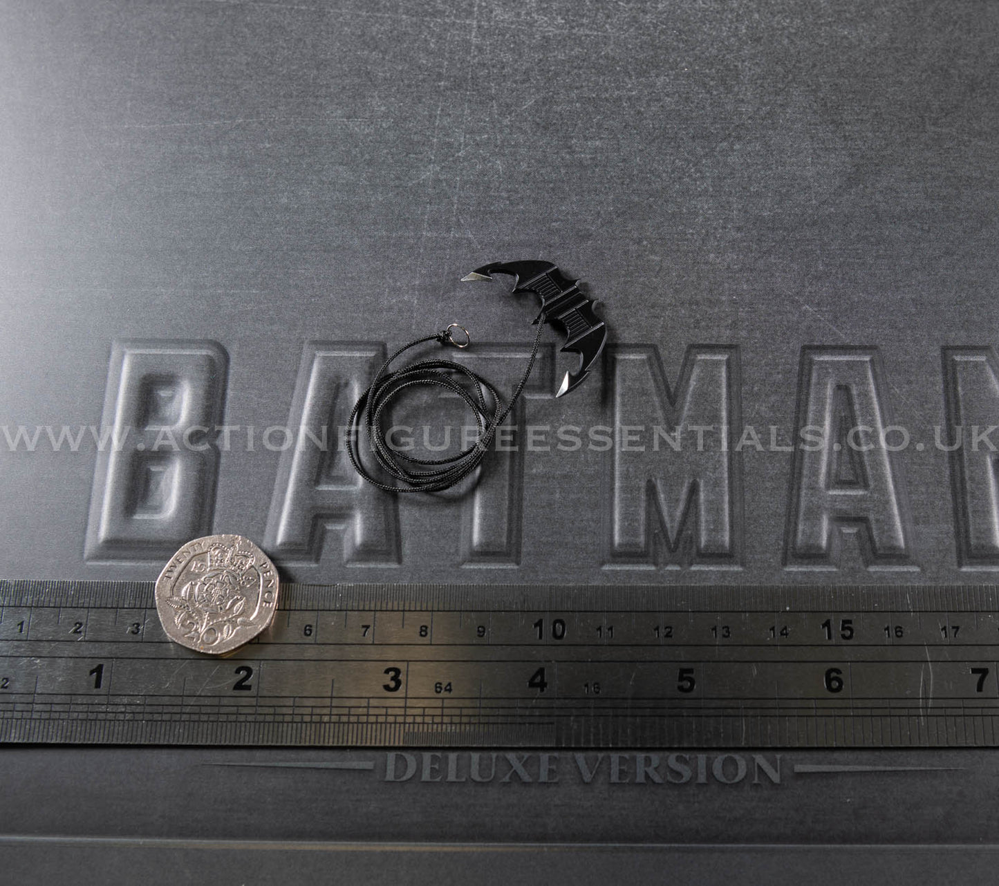 1989 Batman Hot Toys Batarang & Rope MMS693 1/6 Scale Parts