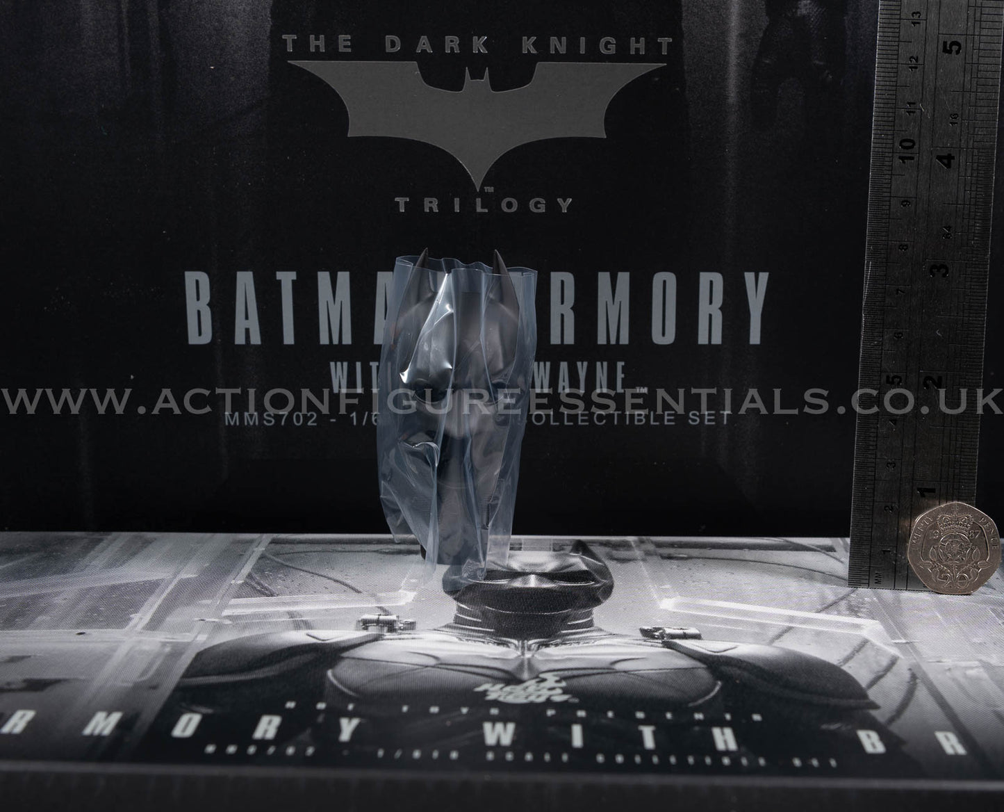 Hot Toys Batman Empty Cowl with Neck Piece Armory MMS702 1/6 Scale Parts DC Comics