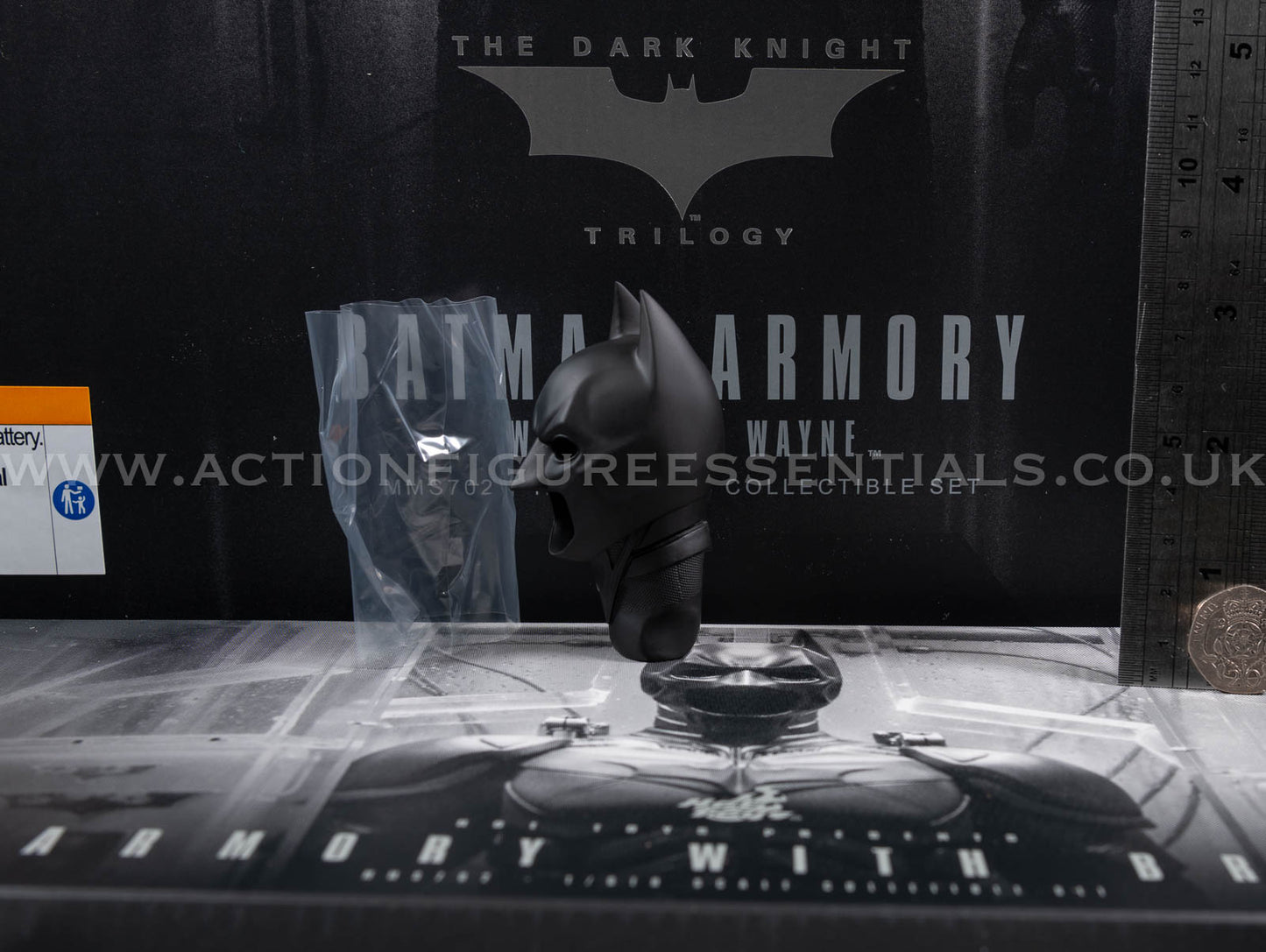 Hot Toys Batman Empty Cowl with Neck Piece Armory MMS702 1/6 Scale Parts DC Comics