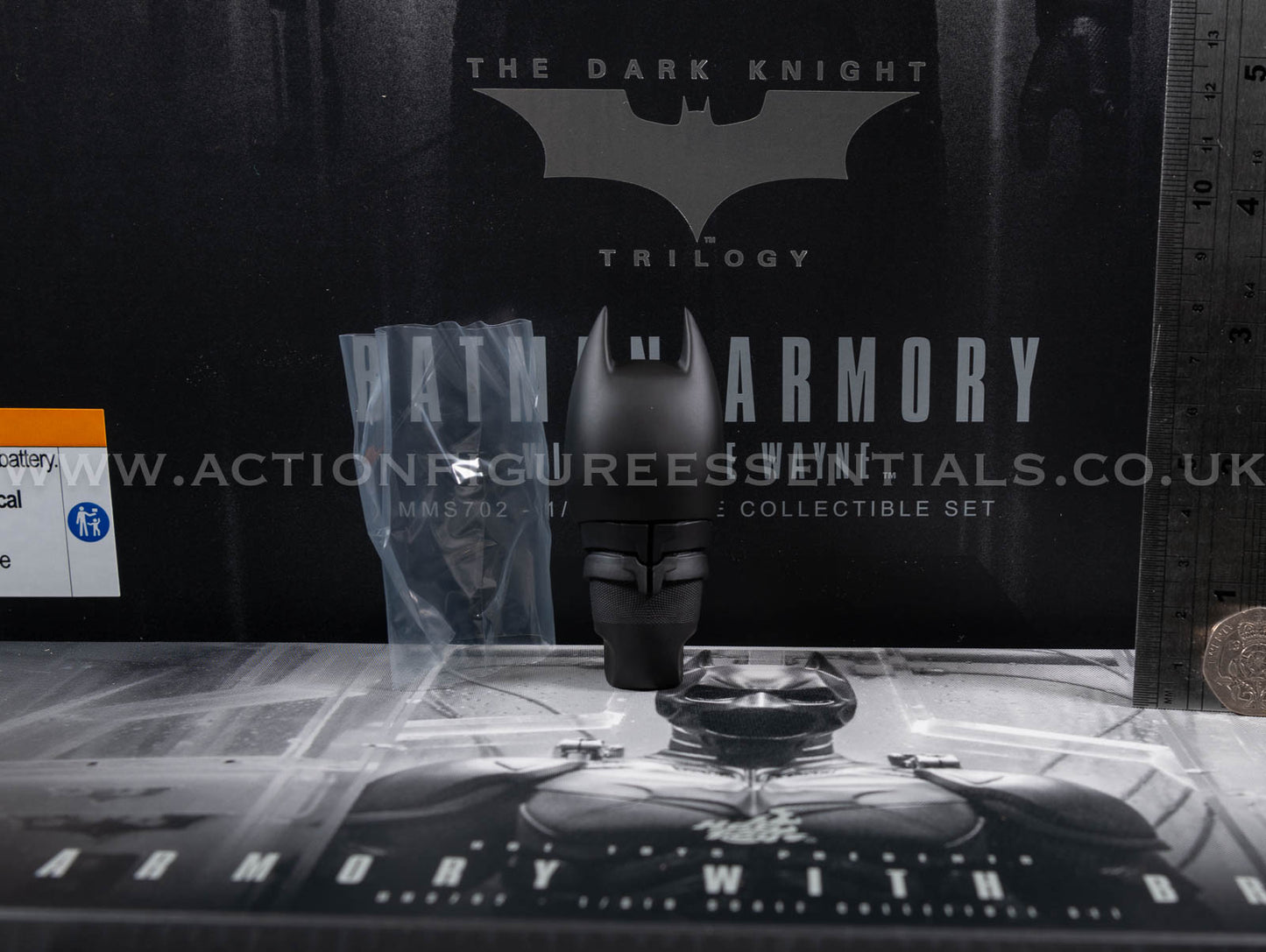 Hot Toys Batman Empty Cowl with Neck Piece Armory MMS702 1/6 Scale Parts DC Comics