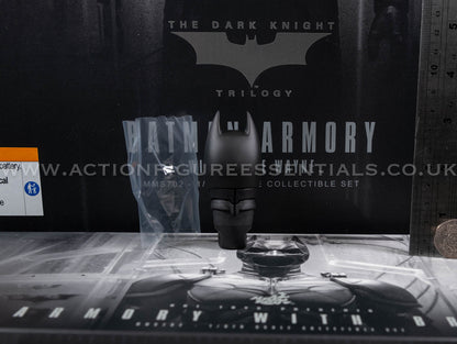 Hot Toys Batman Empty Cowl with Neck Piece Armory MMS702 1/6 Scale Parts DC Comics