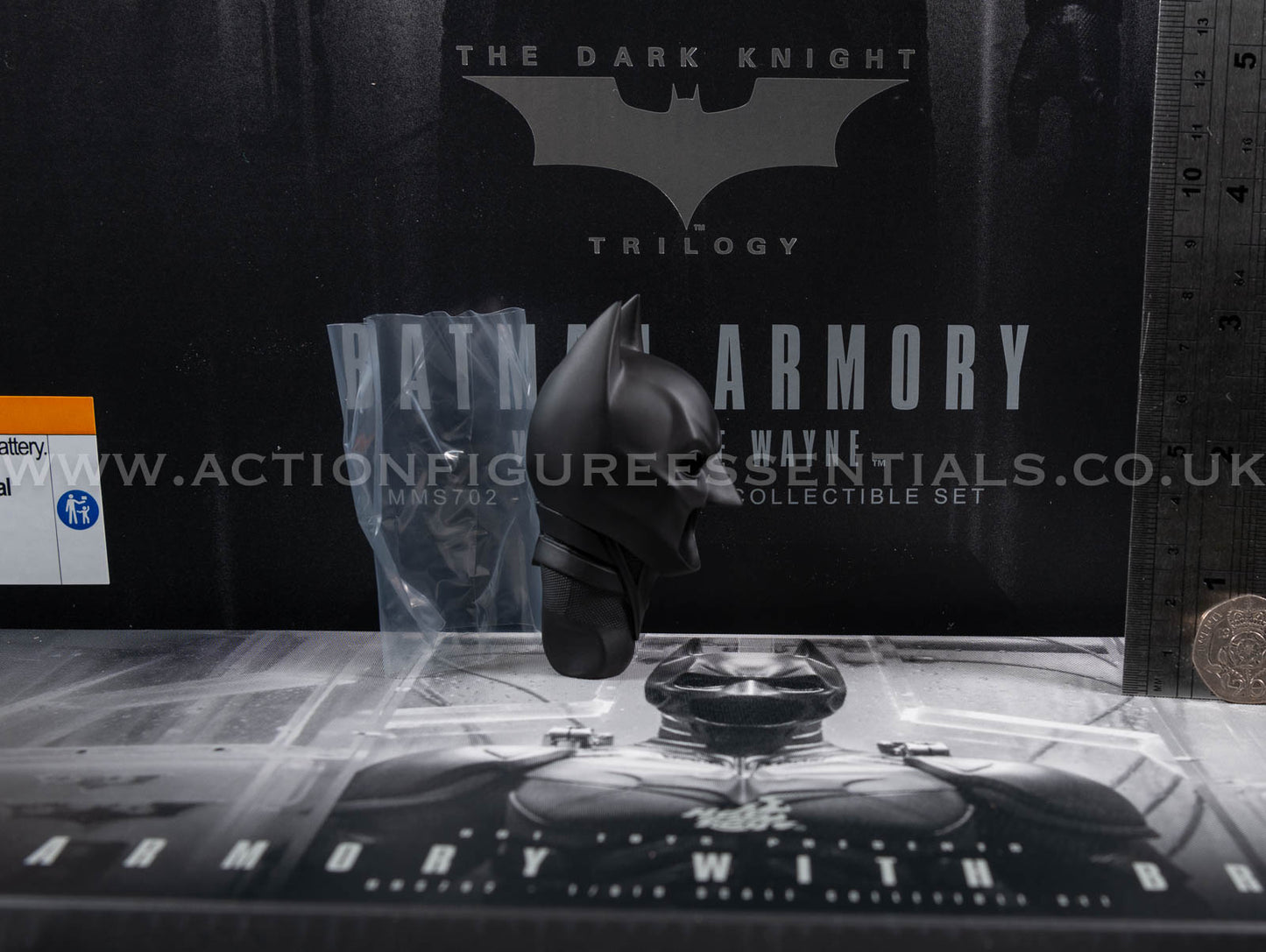 Hot Toys Batman Empty Cowl with Neck Piece Armory MMS702 1/6 Scale Parts DC Comics