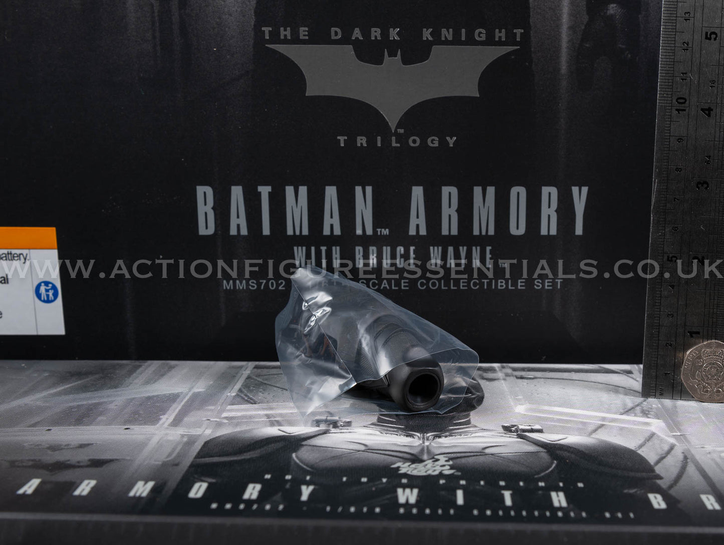 Hot Toys Batman Empty Cowl with Neck Piece Armory MMS702 1/6 Scale Parts DC Comics