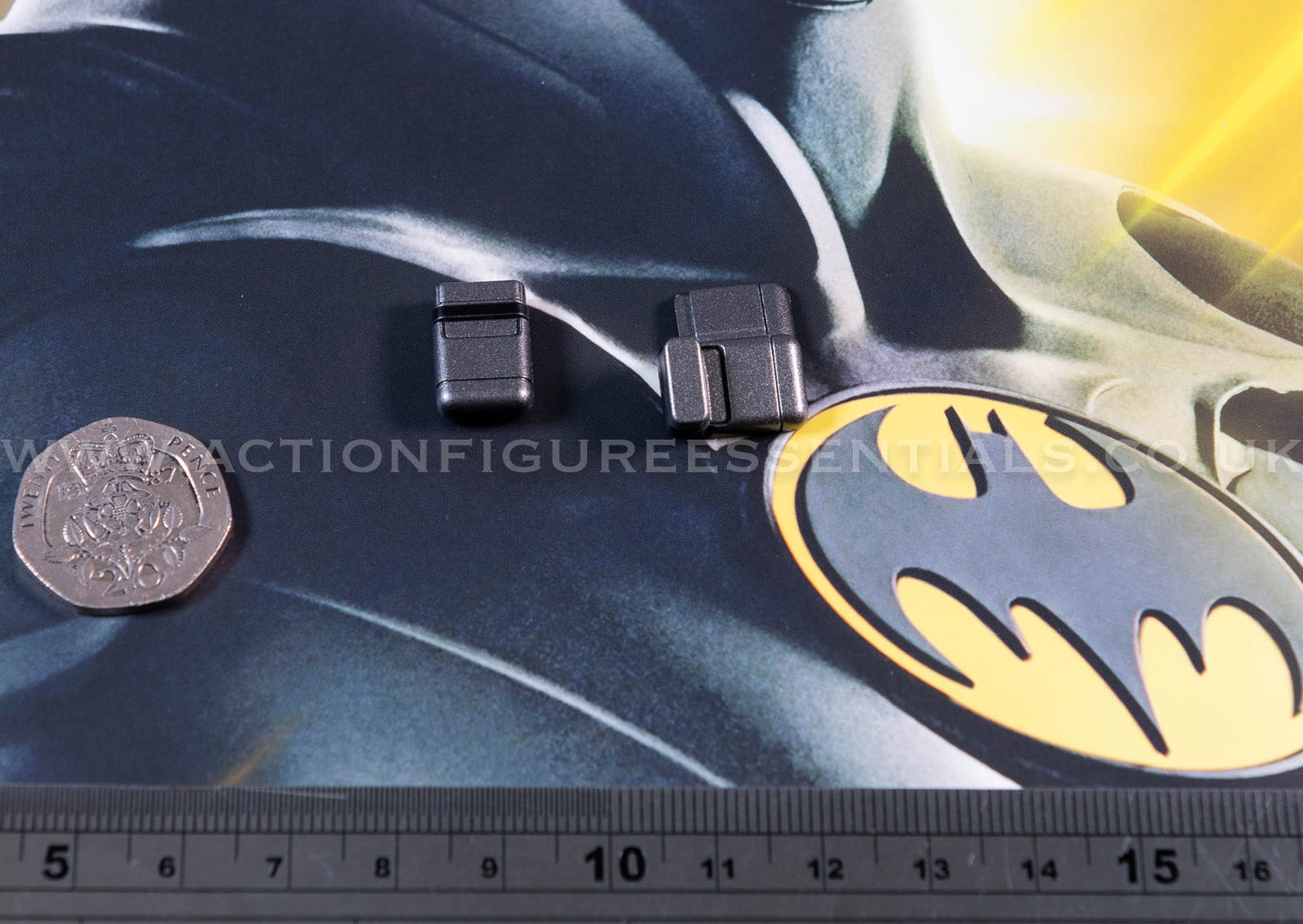 Hot Toys - Batman - Batcomputer Utility Belt Accessory - Michael Keaton - Modern Suit - MMS712 - 1:6 Loose Parts