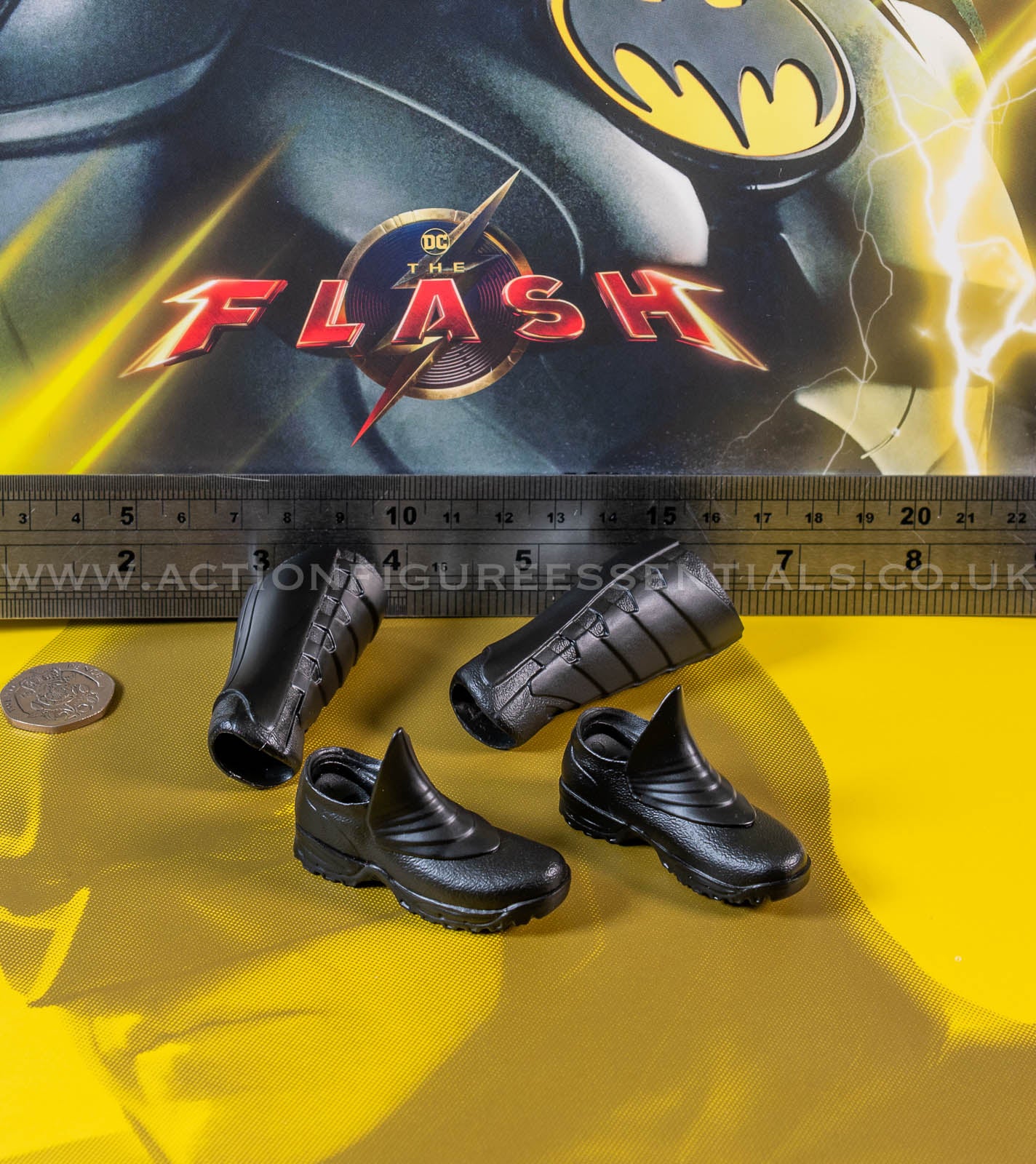 Hot Toys - Batman - Boots - Michael Keaton - Modern Suit - MMS712 - 1:6 Loose Parts