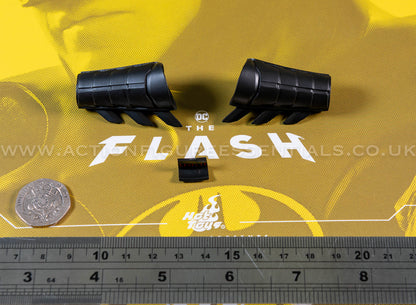Hot Toys - Batman - Gauntlets & Display Panel - Michael Keaton - Modern Suit - MMS712 - 1:6 Loose Parts