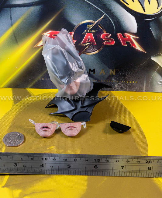 Hot Toys - Batman - Cowl Head Sculpt & Face Plates - Michael Keaton - Modern Suit - MMS712 - 1:6 Loose Parts