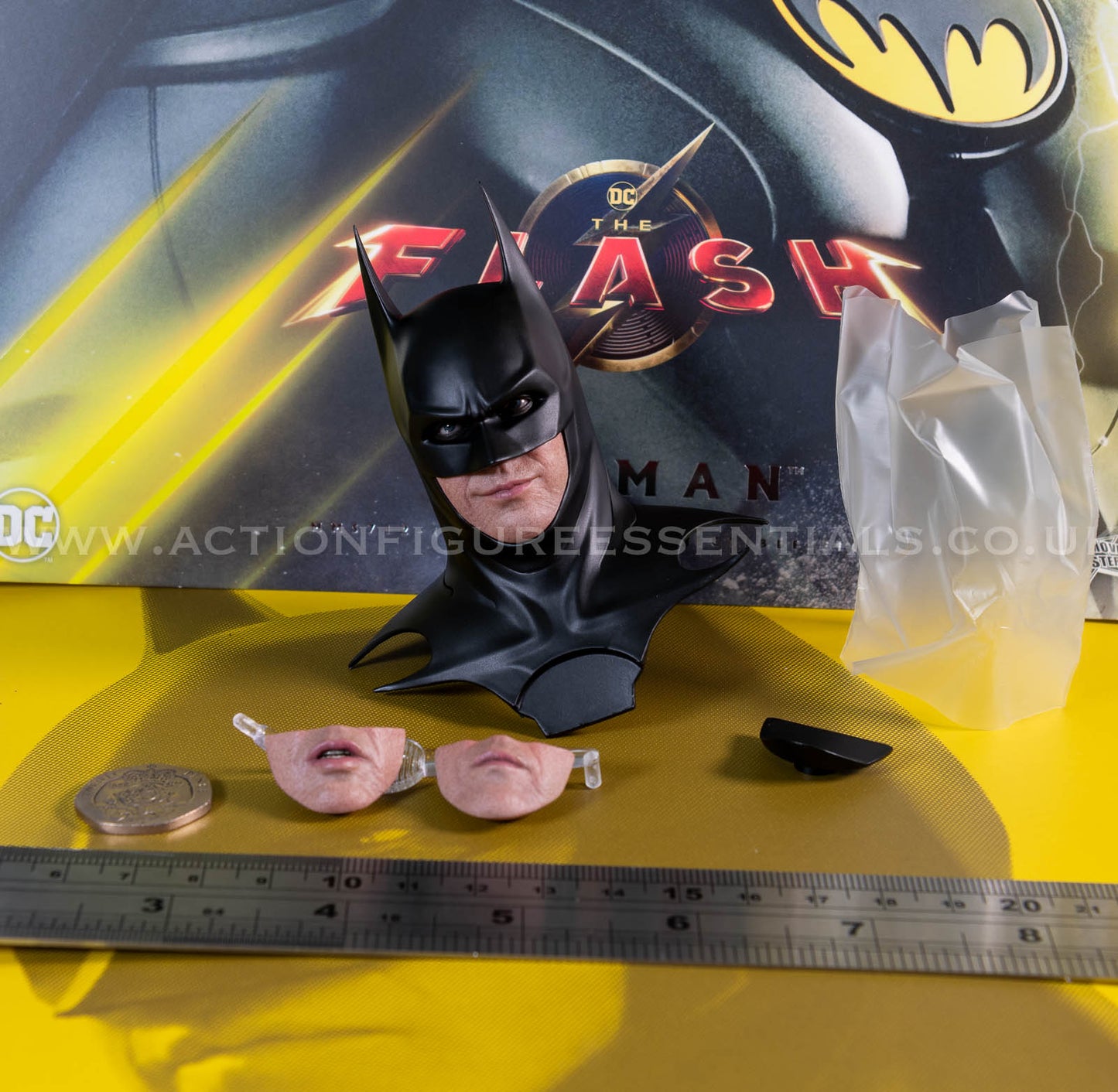 Hot Toys - Batman - Cowl Head Sculpt & Face Plates - Michael Keaton - Modern Suit - MMS712 - 1:6 Loose Parts