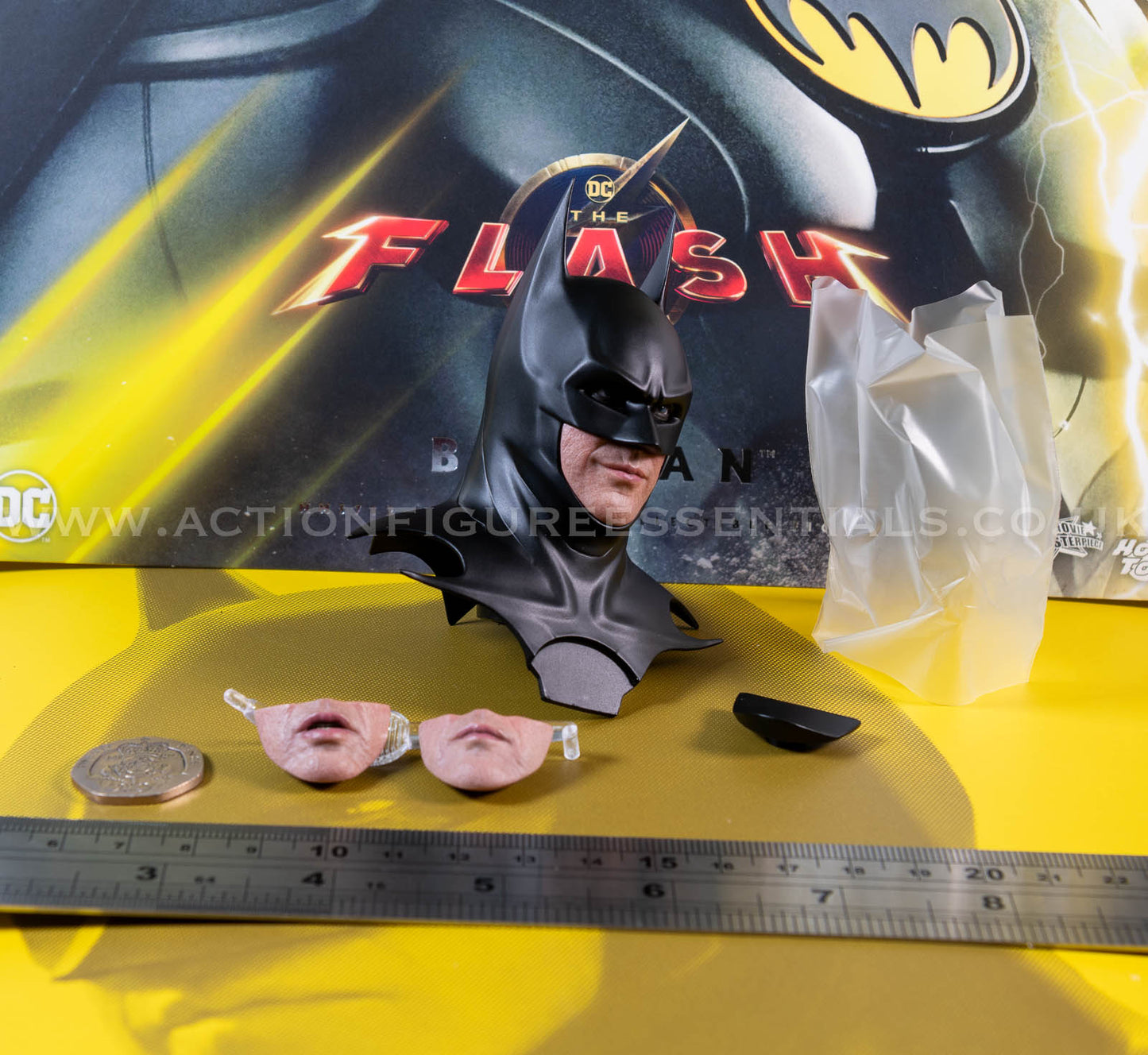 Hot Toys - Batman - Cowl Head Sculpt & Face Plates - Michael Keaton - Modern Suit - MMS712 - 1:6 Loose Parts